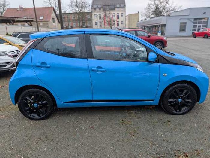 Toyota Aygo 5-Türer x-wave